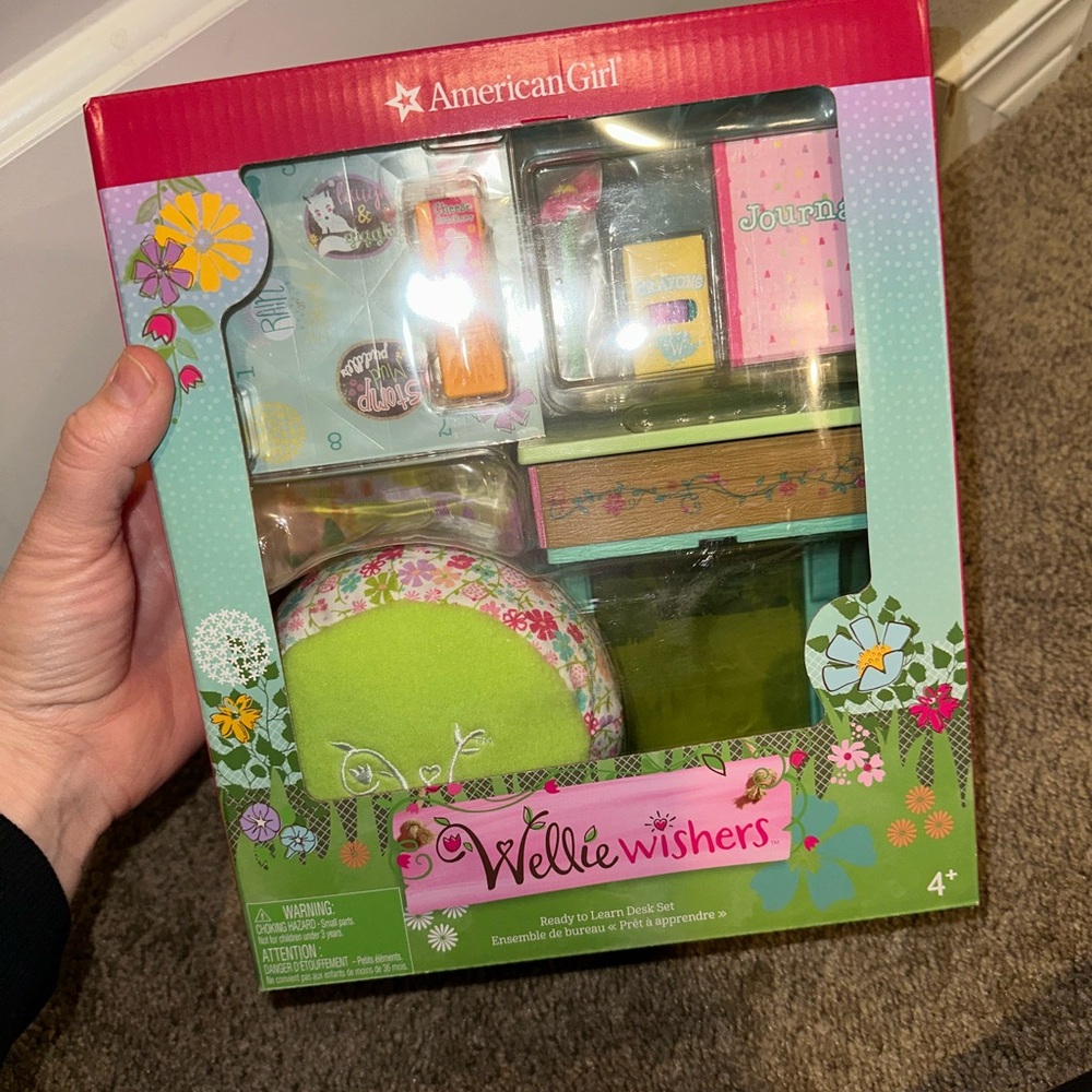 American Girl Wellie Wishers Ready to Learn Desk Set
